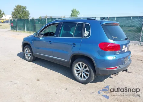 2017 Volkswagen Tiguan 2.0T Wolfsburg Edition z USA, uszkodzony, nr VIN WVGSV7AX2HK015478